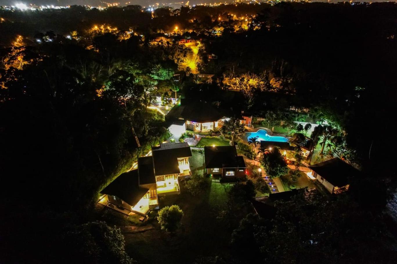 Terra Luna Lodge Tena Bagian luar foto