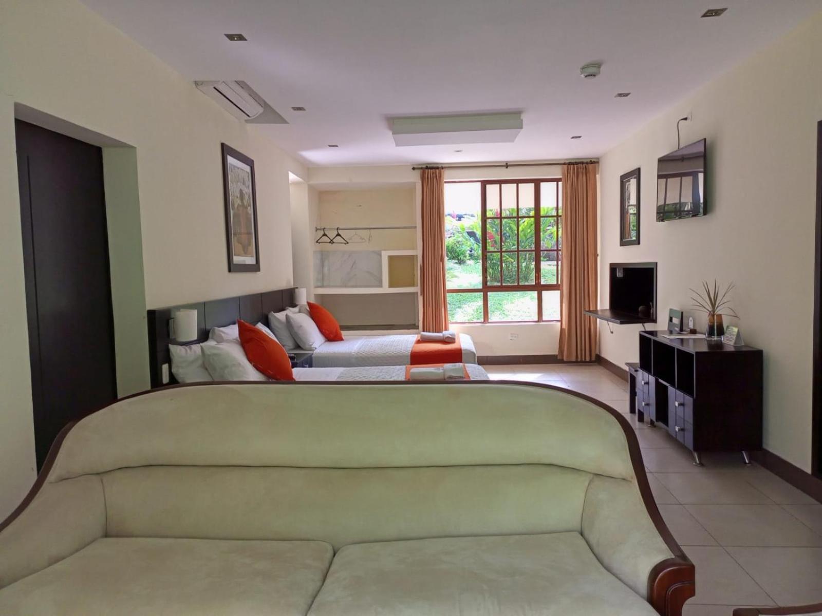 Terra Luna Lodge Tena Bagian luar foto