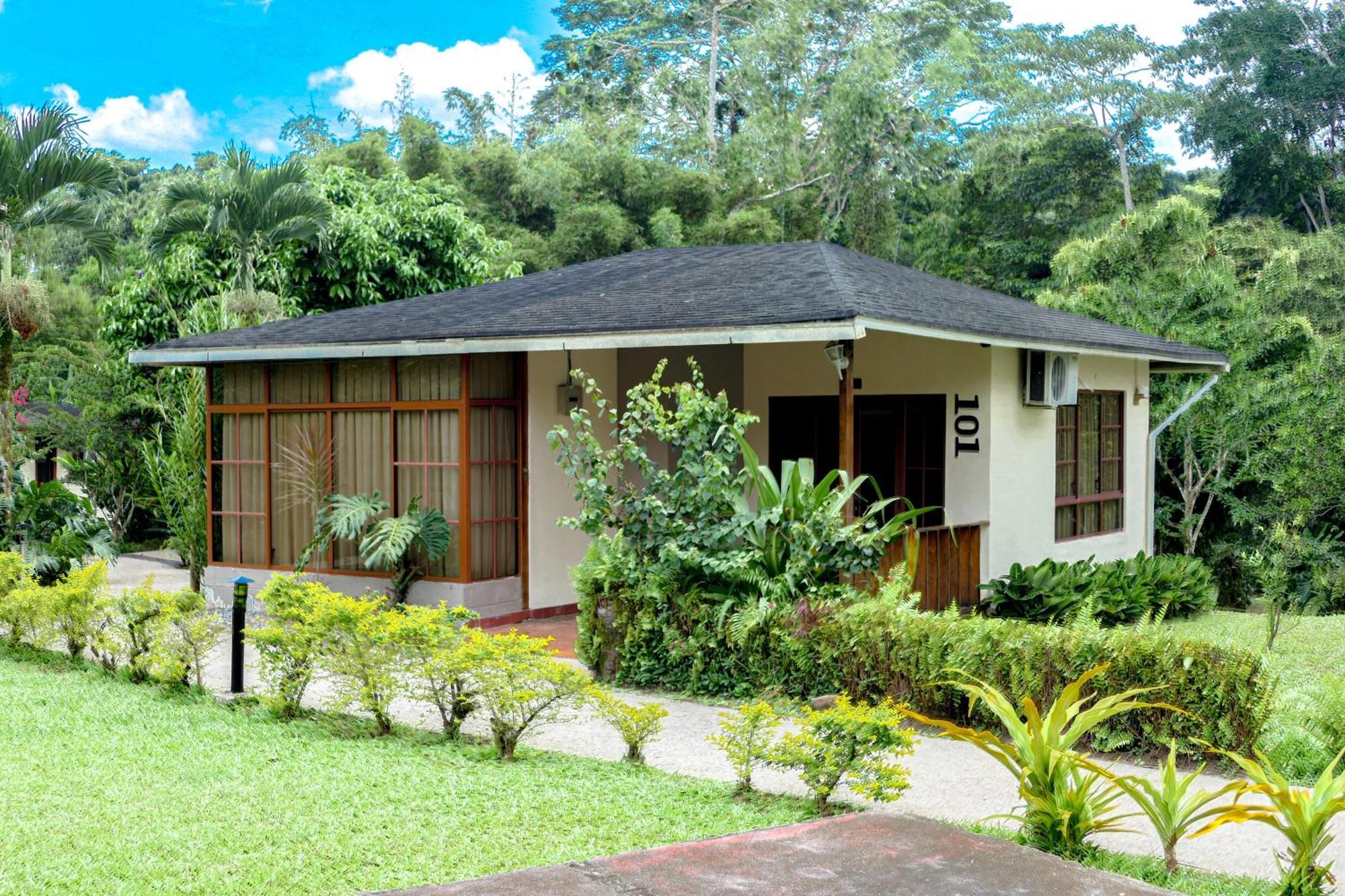 Terra Luna Lodge Tena Bagian luar foto